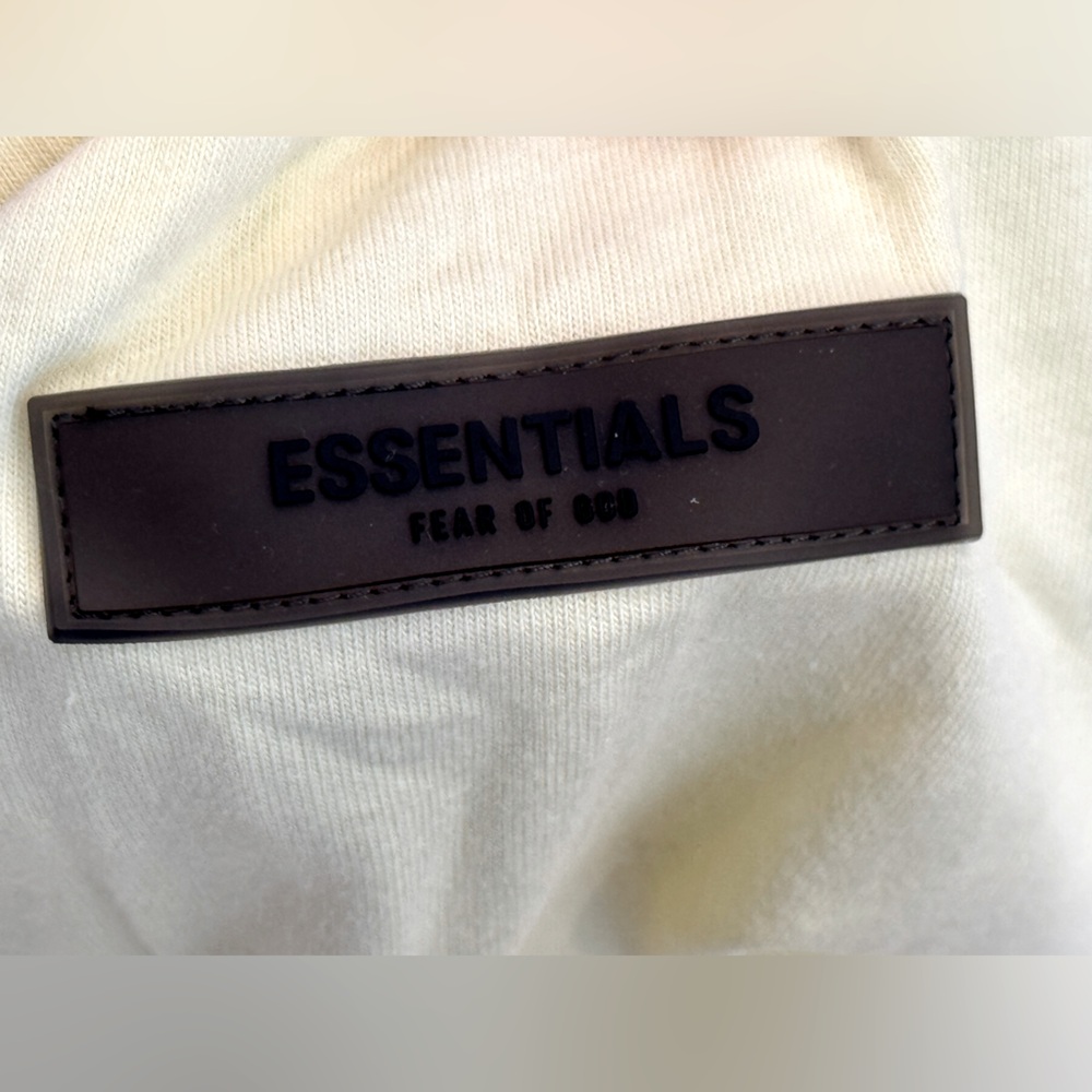 Fear of God Essentials Logo-Patch Straight Skirt - Picture 8 of 8